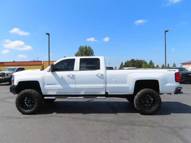 Used 2017 Chevrolet Silverado 3500 LT AWD/4WD image 4