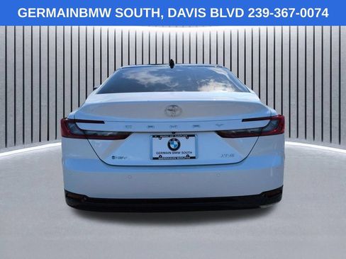 Used 2025 Toyota Camry XLE w/ Premium Plus Package FWD image 6