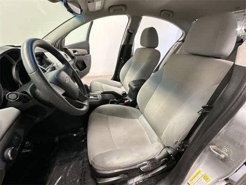 Used 2011 Chevrolet Cruze LT image 10
