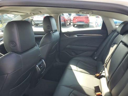 Certified 2017 Buick LaCrosse Essence FWD image 8