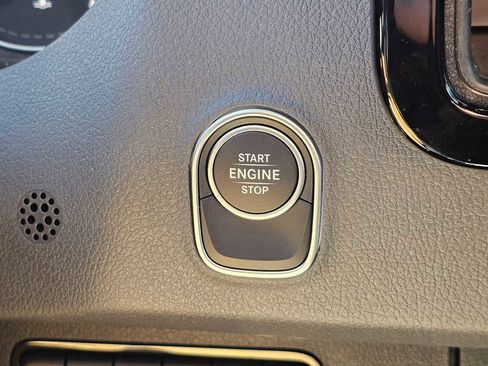 Used 2025 Mercedes-Benz Sprinter 2500 image 31