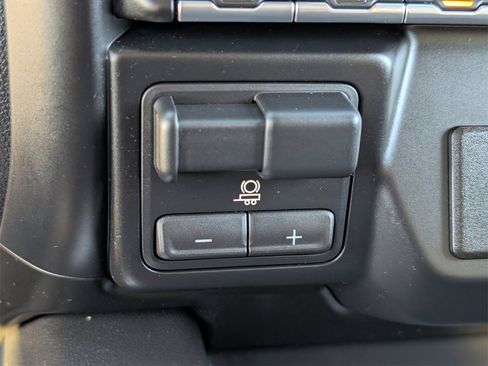 Used 2019 Chevrolet Silverado 1500 LTZ w/ LTZ Premium Package image 19