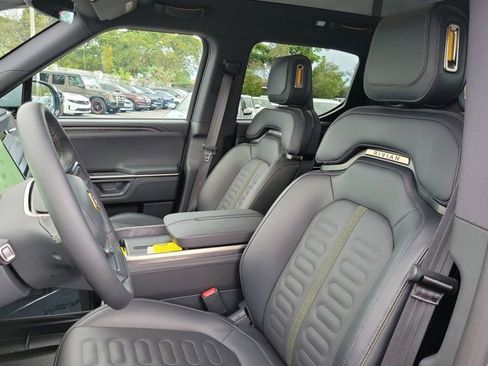 Used 2025 Rivian R1T Adventure image 10