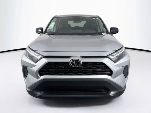 Used 2025 Toyota RAV4 LE AWD/4WD image 11