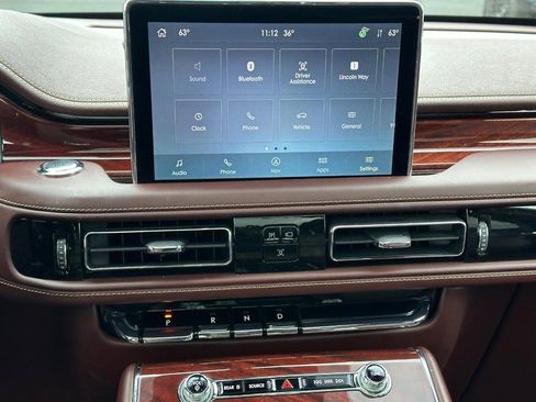 Certified 2023 Lincoln Aviator Black Label w/ Dynamic Handling Package image 19