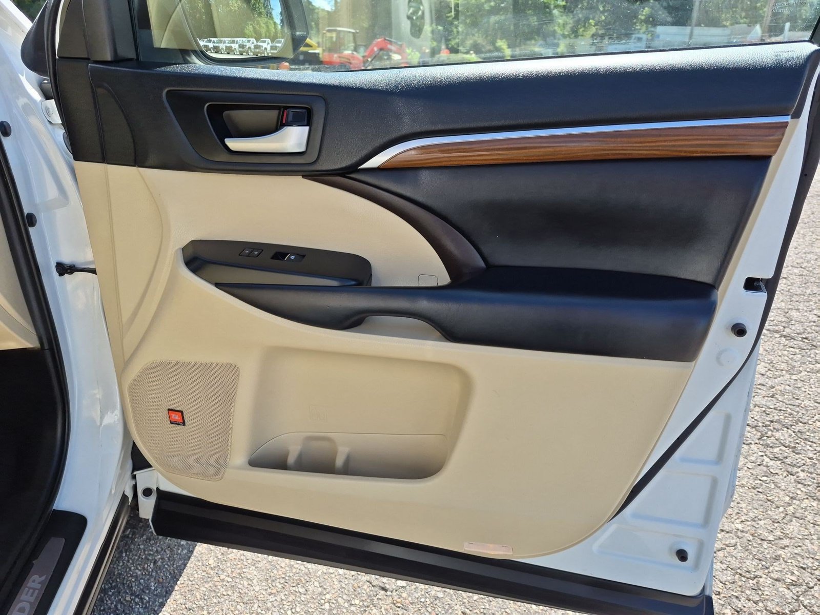 Used 2019 Toyota Highlander Limited Platinum AWD/4WD image 28