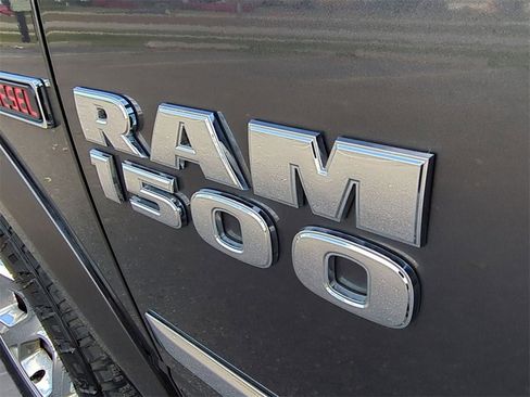 Used 2017 RAM 1500 Laramie w/ Convenience Group image 10