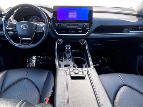 Used 2024 Toyota Grand Highlander AWD image 19