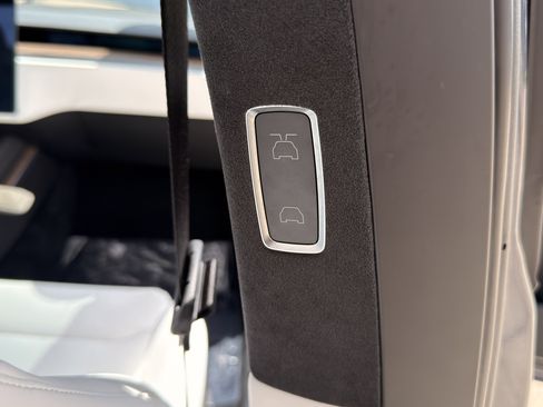 Used 2023 Tesla Model X AWD/4WD image 44