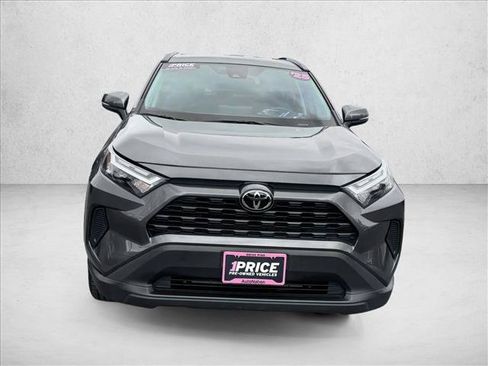Used 2025 Toyota RAV4 XLE AWD/4WD image 2