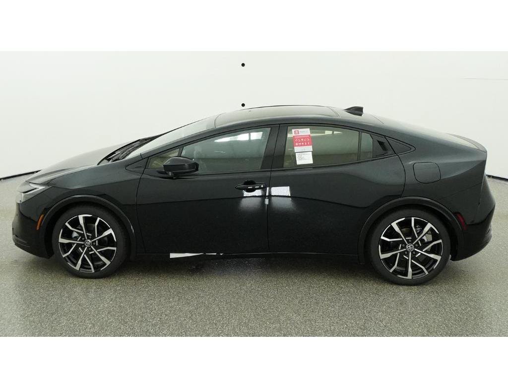 New 2026 Toyota Prius Plug-In Hybrid FWD image 3