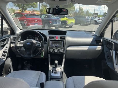 Used 2014 Subaru Forester 2.5i AWD/4WD image 24