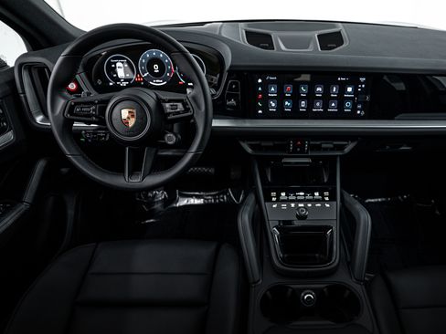 Certified 2025 Porsche Cayenne image 14