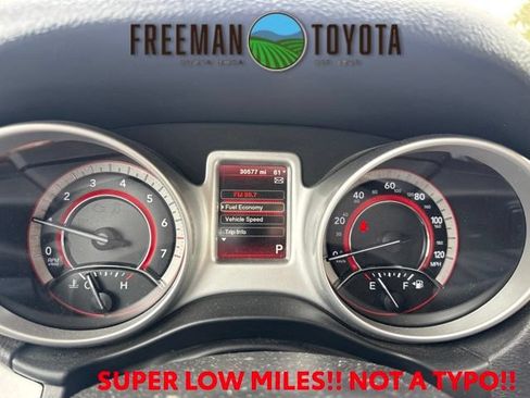 Used 2019 Dodge Journey SE FWD image 8