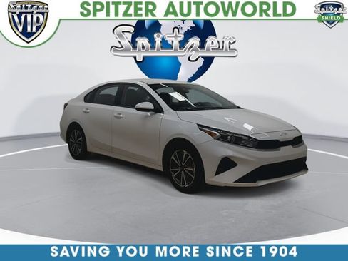 Used 2022 Kia Forte LXS FWD image 2