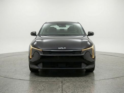 Used 2025 Kia K4 LXS image 2