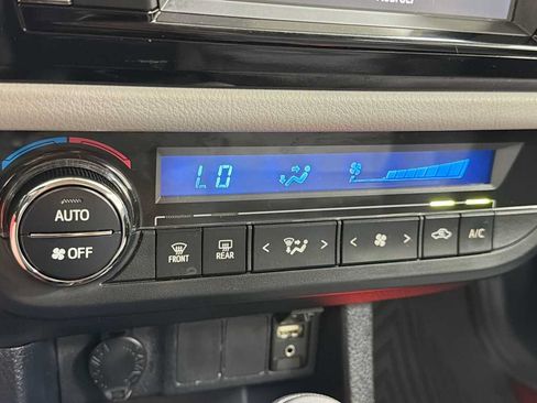 Used 2014 Toyota Corolla LE FWD image 20