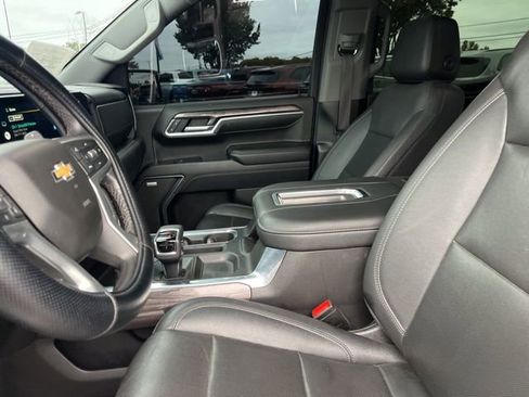 Used 2022 Chevrolet Silverado 1500 LTZ AWD/4WD image 9