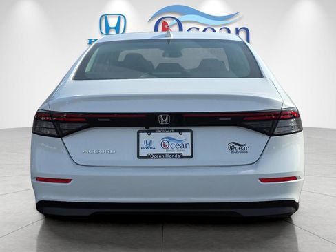 Used 2024 Honda Accord EX image 4