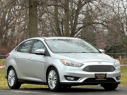 Used 2016 Ford Focus Titanium w/ Titanium Technology Package image 3