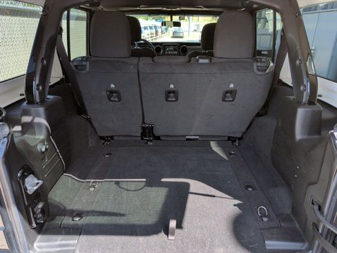 Used 2023 Jeep Wrangler Unlimited Sport AWD/4WD image 28