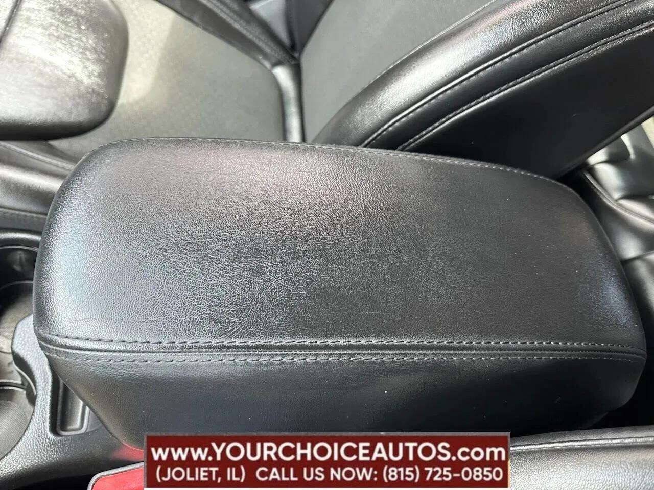 Used 2021 Jeep Cherokee Latitude Plus FWD image 28