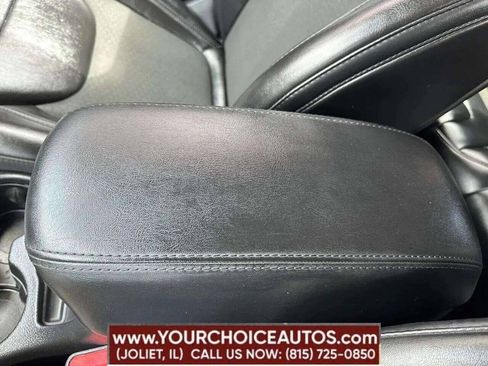 Used 2021 Jeep Cherokee Latitude Plus FWD image 28