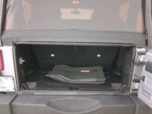 Used 2017 Jeep Wrangler Sahara w/ Connectivity Group image 24