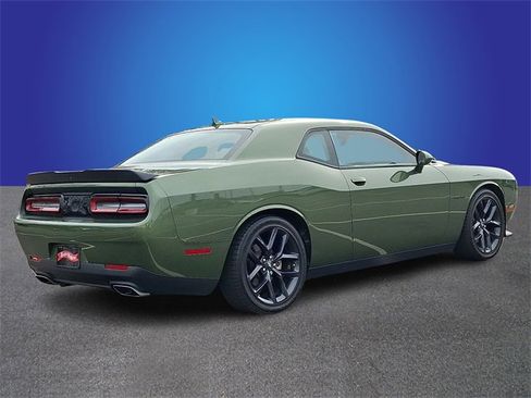 Used 2022 Dodge Challenger R/T w/ Plus Package image 4
