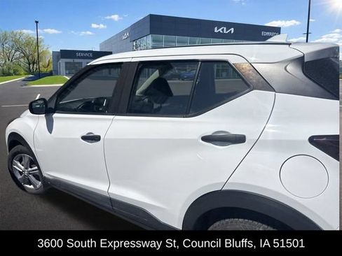 Used 2021 Nissan Kicks S FWD image 14