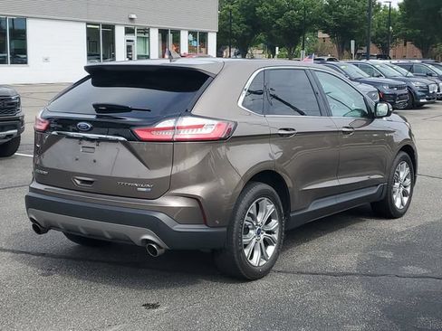 Used 2019 Ford Edge Titanium w/ Equipment Group 301A AWD/4WD image 4