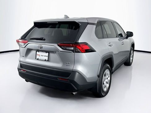 Used 2025 Toyota RAV4 LE AWD/4WD image 4