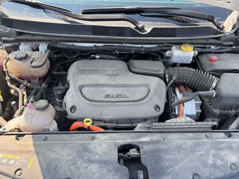 Used 2024 Chrysler Pacifica Limited FWD image 7
