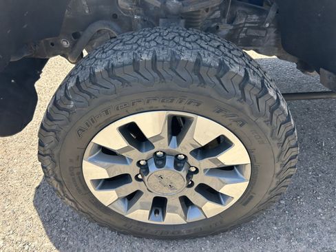 Used 2019 Chevrolet Silverado 2500 LT AWD/4WD image 8