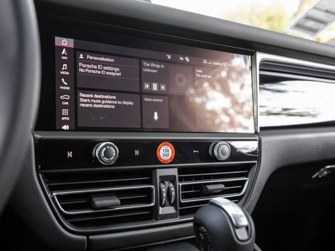 Certified 2026 Porsche Macan S image 25