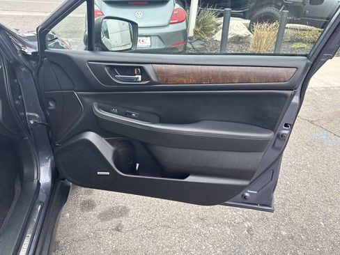 Used 2017 Subaru Outback 2.5i Limited image 22