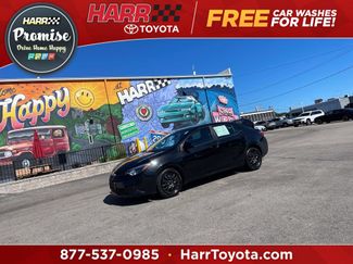 Used 2015 Toyota Corolla LE FWD video 1