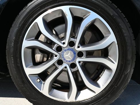 Used 2017 Mercedes-Benz C 300 4MATIC Sedan image 49