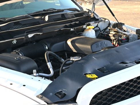 Used 2019 RAM 1500 Express image 8