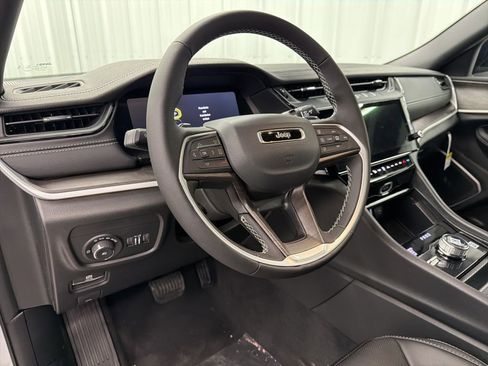 New 2026 Jeep Grand Cherokee L Limited image 18