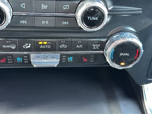 Used 2023 Ford F150 Lariat w/ Equipment Group 502A High image 29