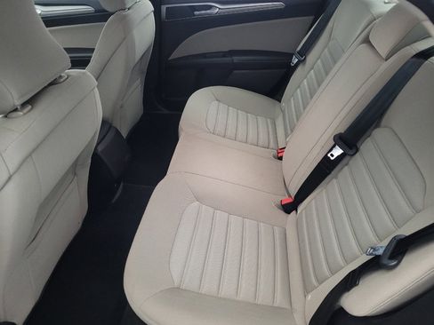 Used 2018 Ford Fusion S image 18