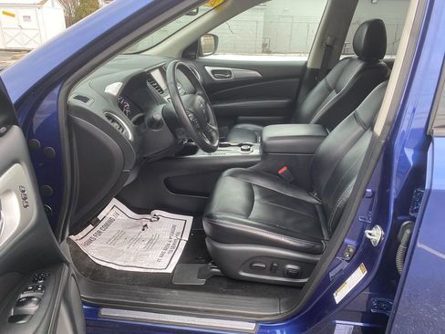 Used 2019 Nissan Pathfinder SL image 5