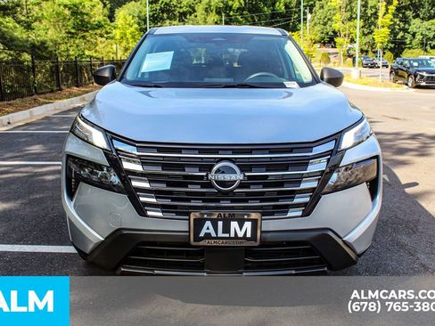 Used 2024 Nissan Rogue S FWD image 10