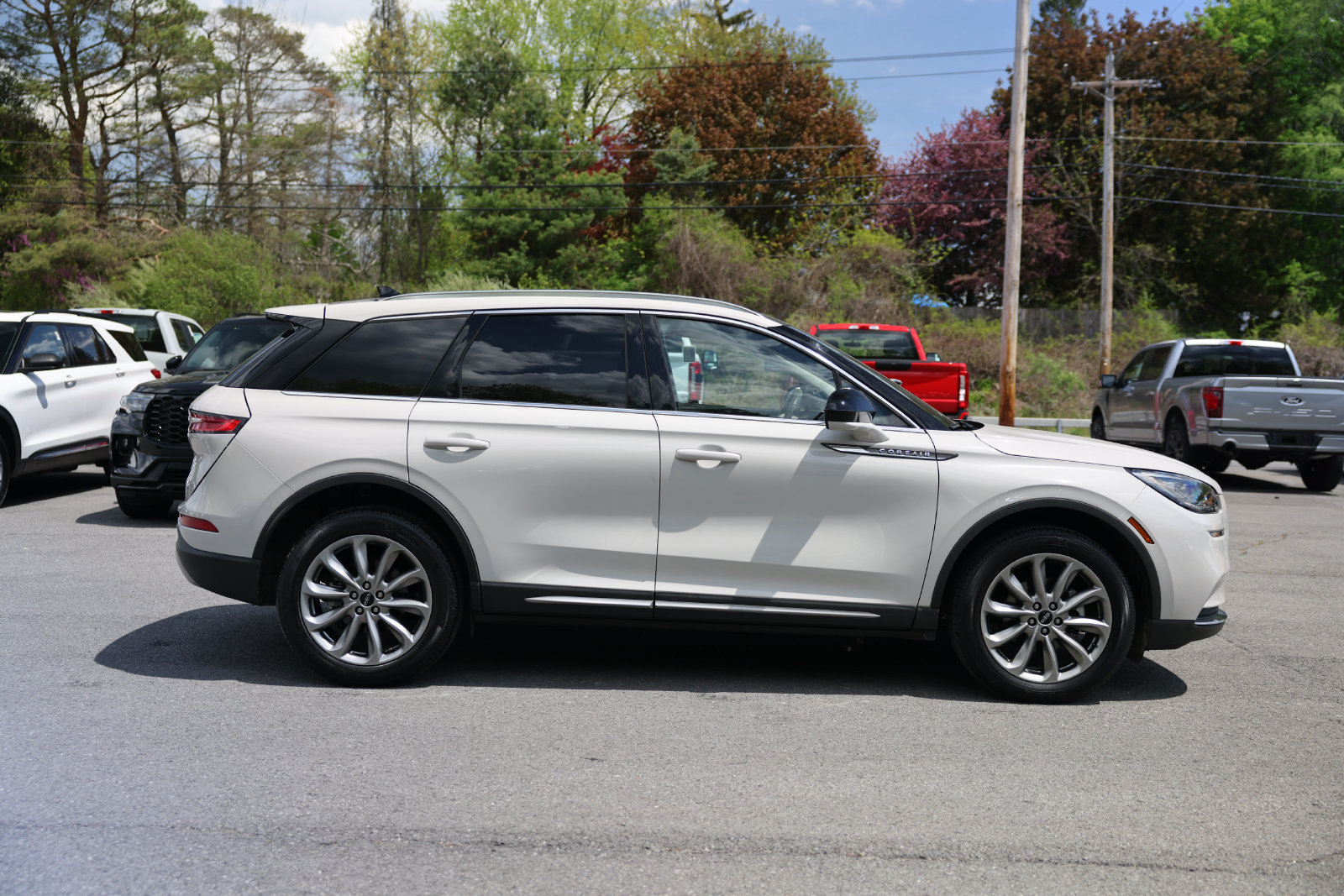 Used 2022 Lincoln Corsair AWD w/ Premium Package image 4