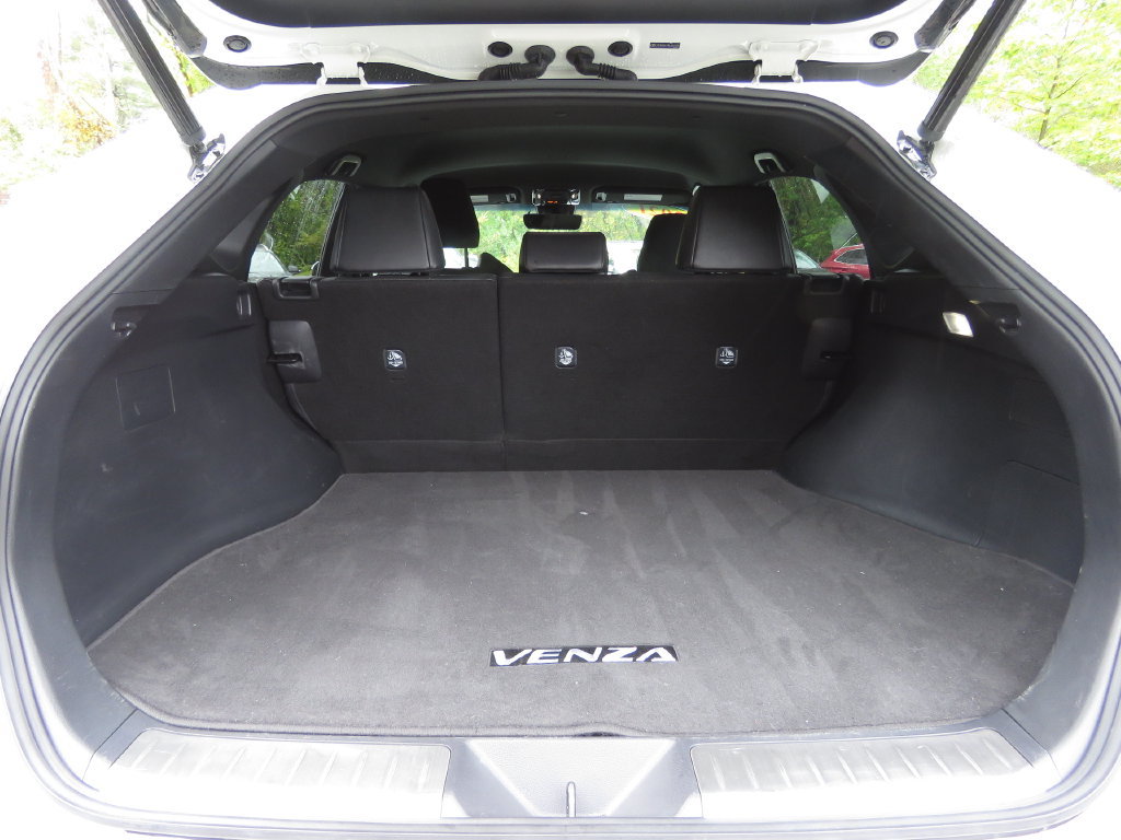 Used 2021 Toyota Venza XLE w/ Softex Package AWD/4WD image 17