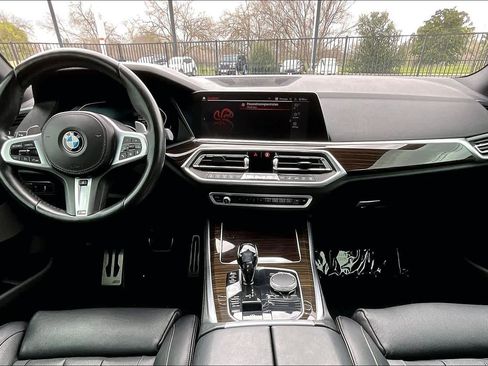 Used 2019 BMW X5 xDrive50i w/ M Sport Package image 15