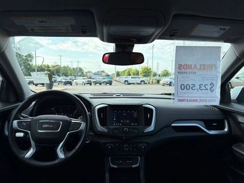 Used 2023 GMC Terrain SLE w/ Driver Convenience Package FWD image 11