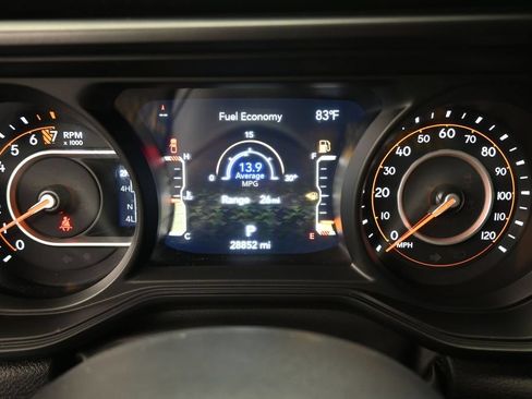 Used 2024 Jeep Gladiator Sport AWD/4WD image 2