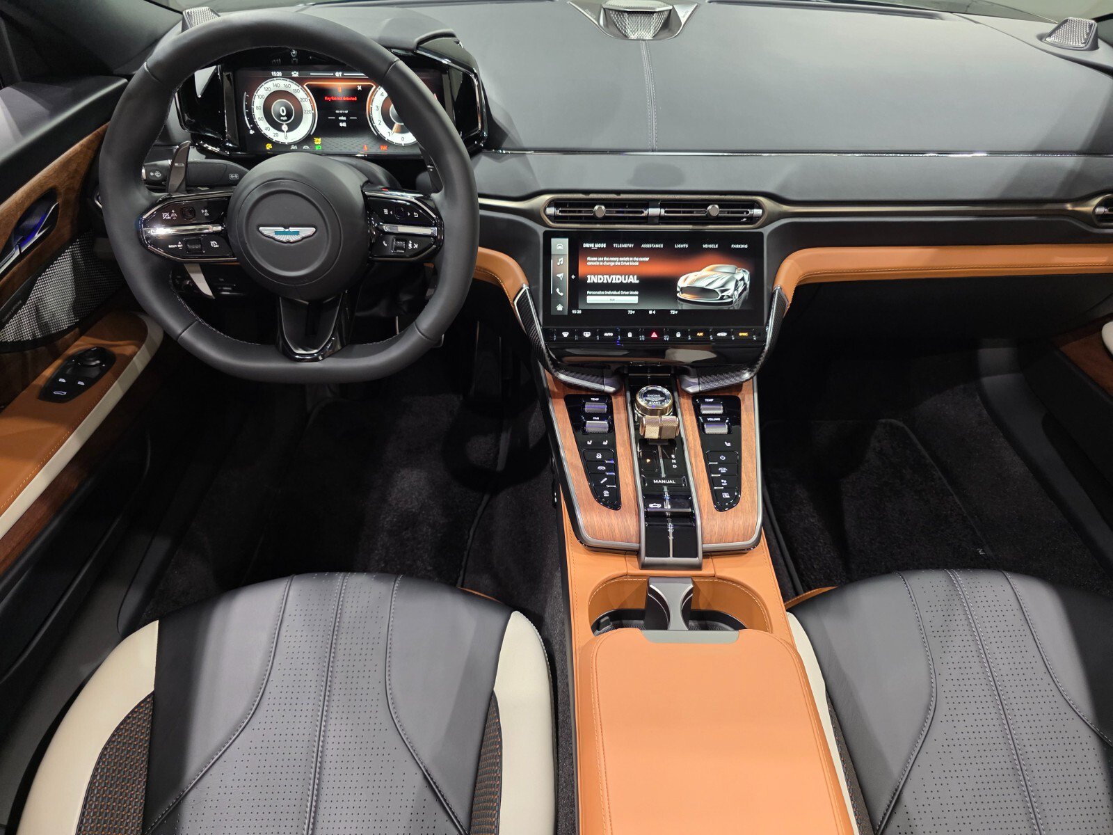 Used 2026 Aston Martin Vanquish 60th Anniversary Edition RWD image 10